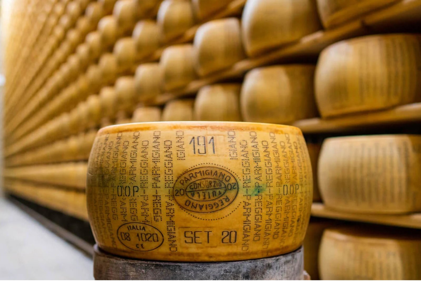 Illustration for: How many wheels of Parmigiano Reggiano were made in 2025?